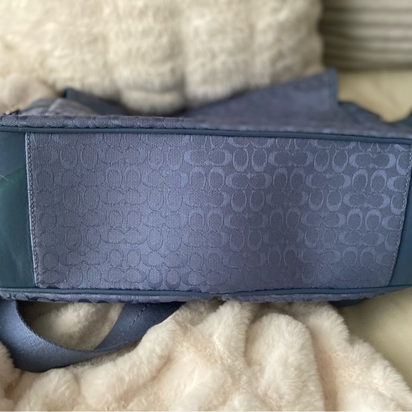 AUTHENTIC COACH BLUE CANVAS AND LEATHER
SIGNATURE LAPTOP BAG - Picture 8 of 10